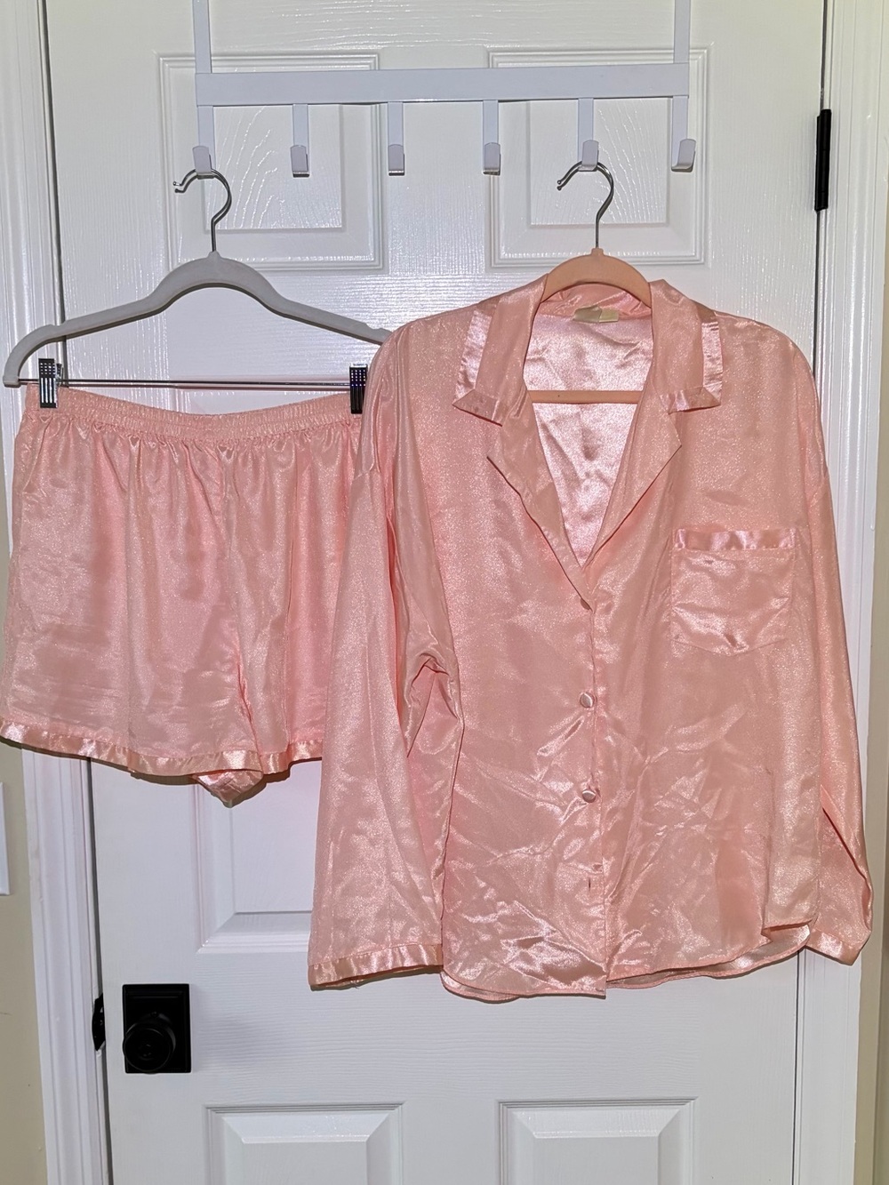 Vintage Gold Label VS Silky Women's Two-Piece Pajama Set in Blush Pink. Large